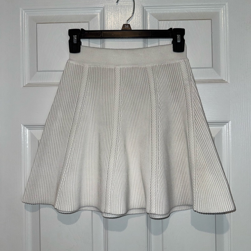 Princess Polly White Ribbed Skater Mini Skirt. Size S/M
